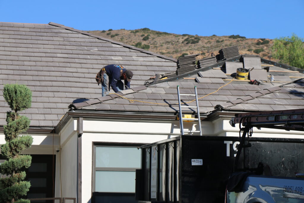 7 Roof Replacement Facts for Southern California Homes