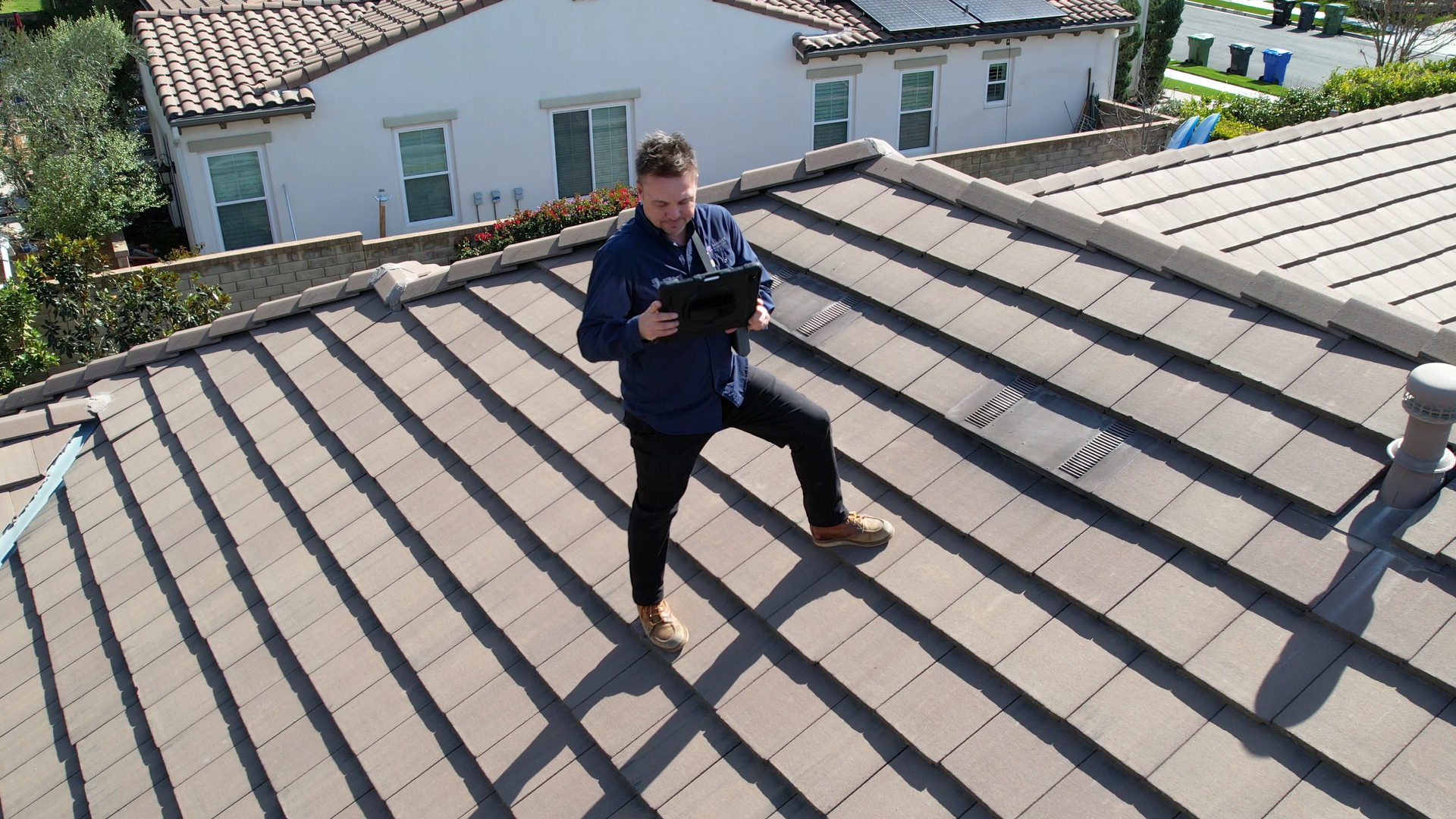 7 Critical Warning Signs You Need a New Roof in Ventura County (Smart Homeowner Guide)